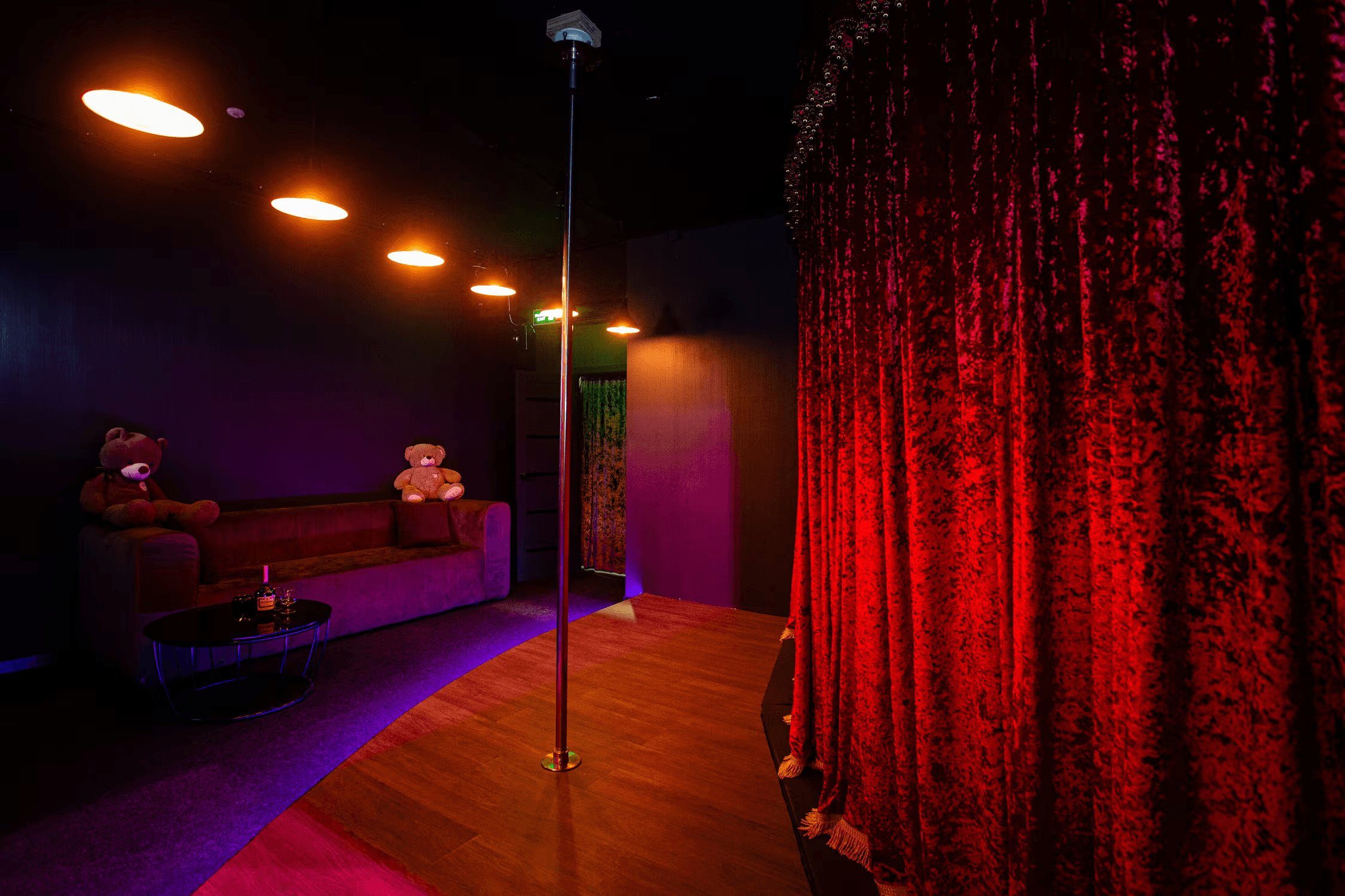 Diamond's Men's Club (Kazan) - Erotic Massage in Kazan, Russia