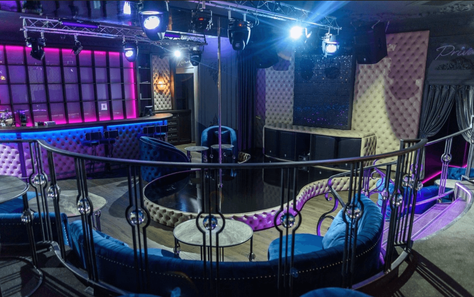 Dolls стриптиз клуб - Nightclub in Kemerovo, Russia
