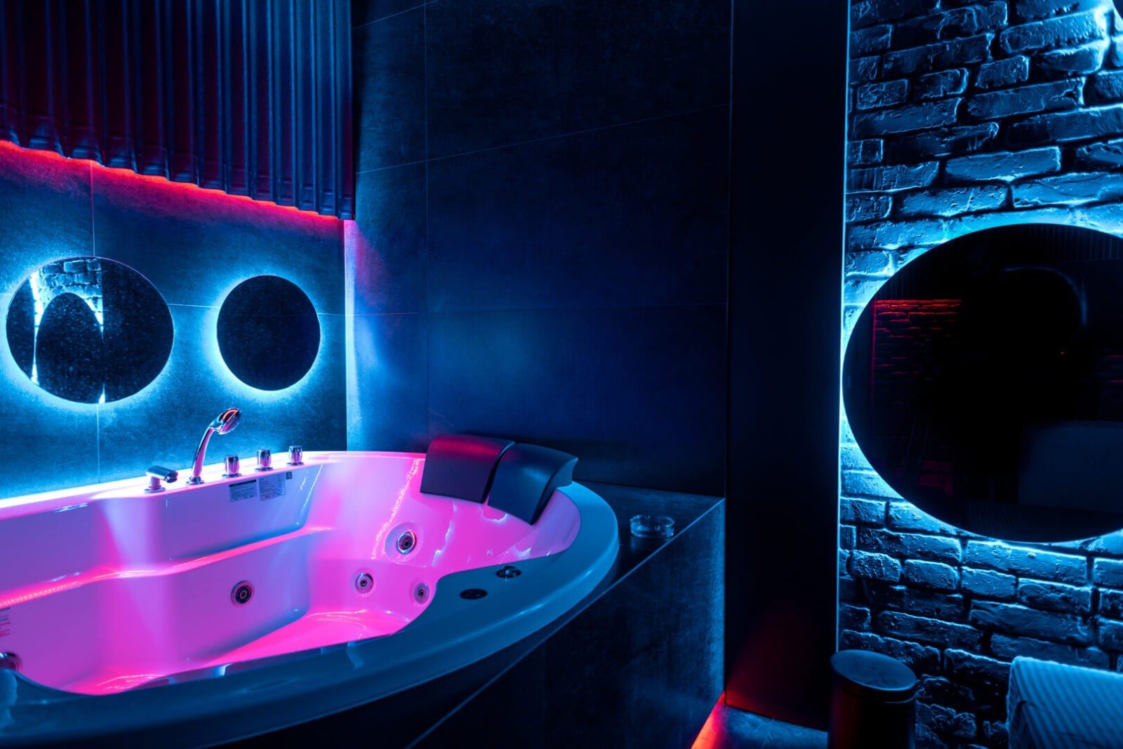 Red Rooms (Krasnodar) - Erotic Massage in Krasnodar, Russia