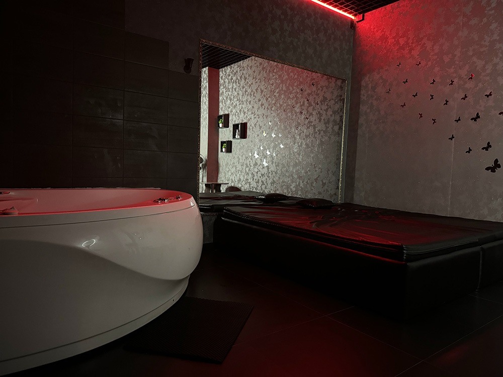 Relax Salon Egoist - Erotic Massage in Krasnoyarsk, Russia