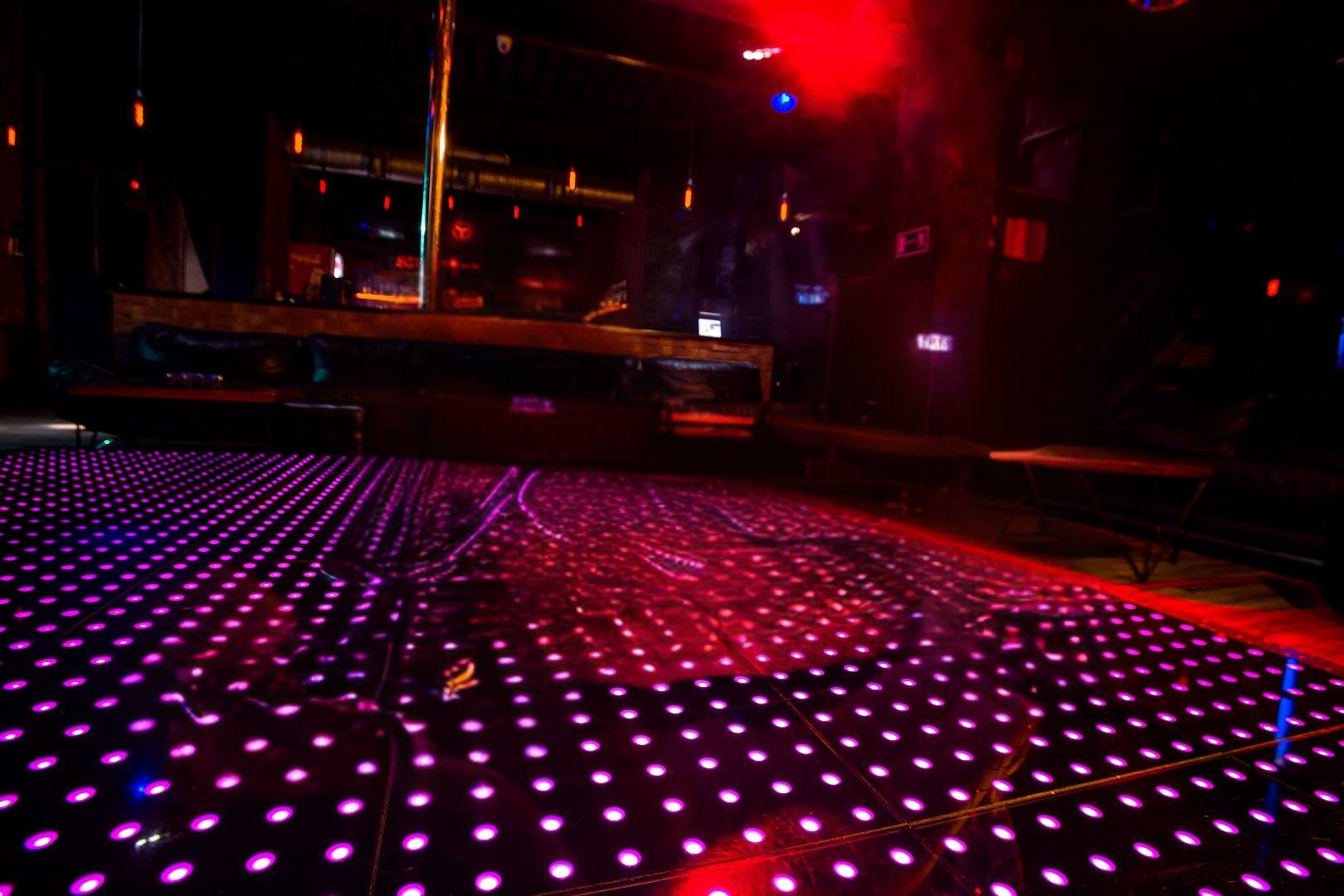 Striptiz-Klub Yestestvoznaniye - Nightclub in Krasnoyarsk, Russia