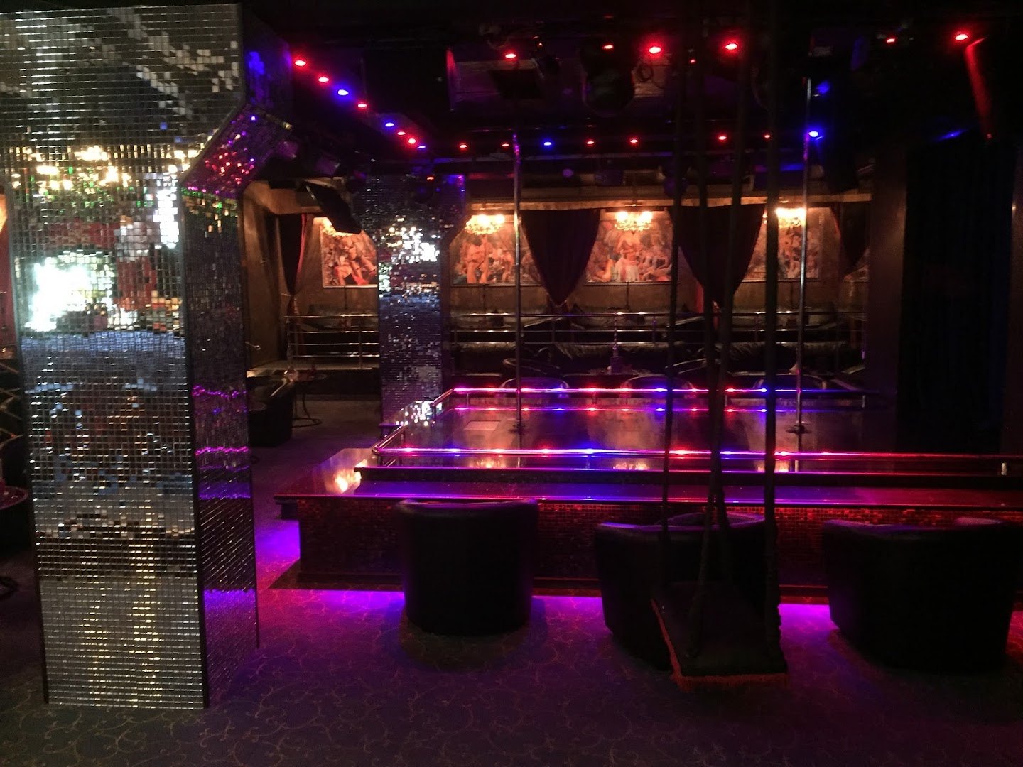 Стриптиз-клуб Zажигалка (Krasnoyarsk) - Nightclub in Krasnoyarsk, Russia