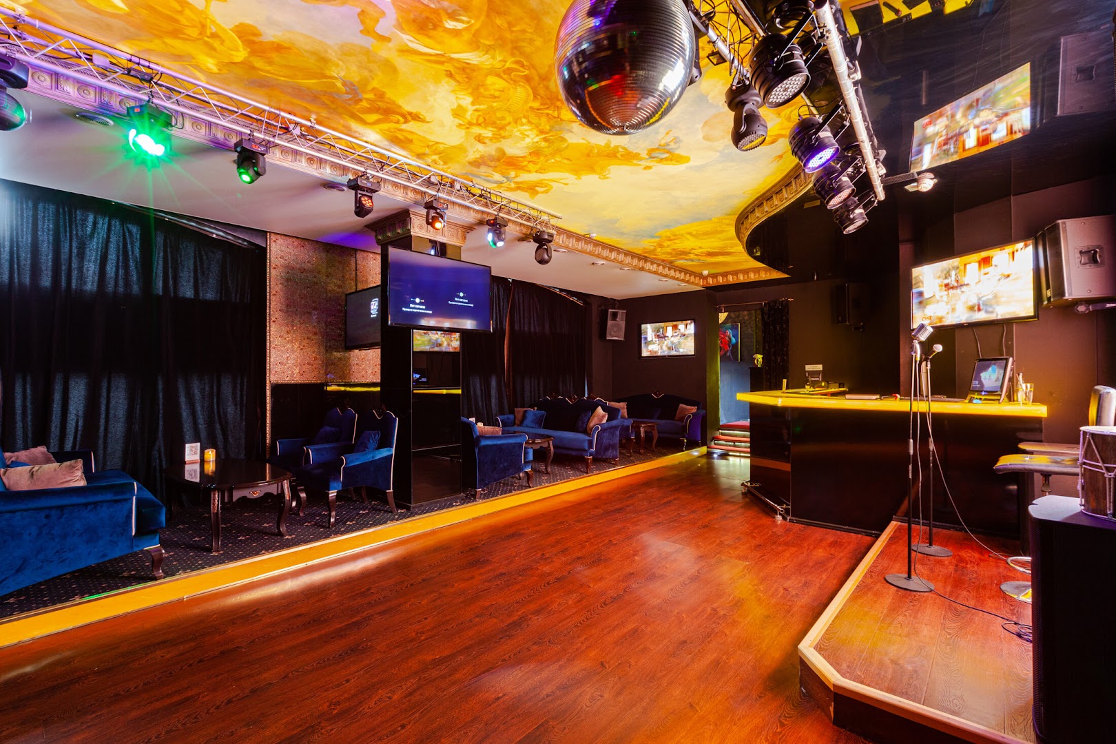 Alibi Moscow Men's Club - Erotic Massage in Moscow, Russia