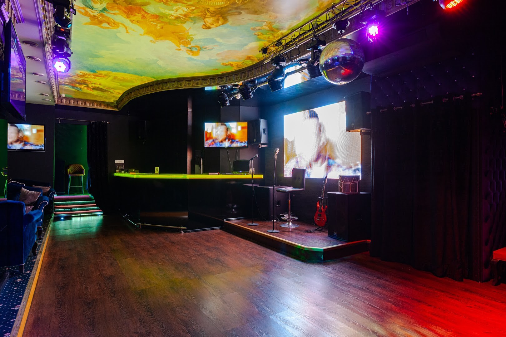 Alibi Moscow Men's Club - Erotic Massage in Moscow, Russia