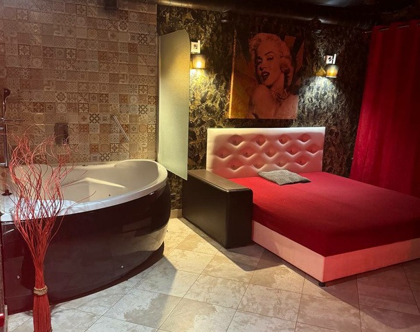 Foxy-Spa Men's Club - Erotic Massage in Moscow, Russia