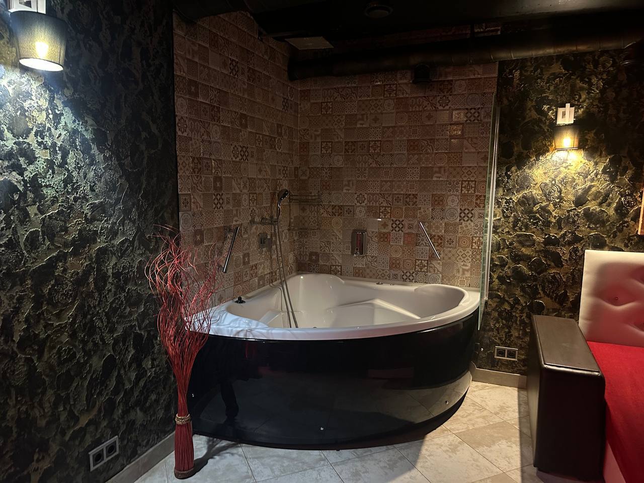 Foxy-Spa Men's Club - Erotic Massage in Moscow, Russia