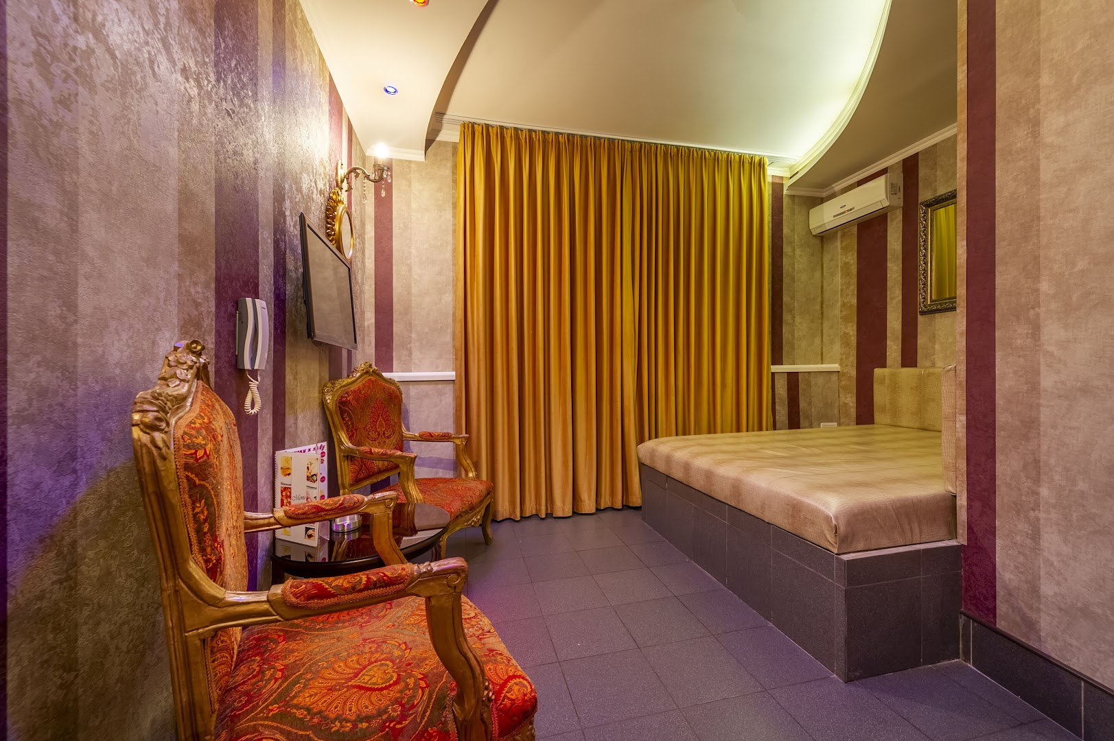 Salon Eroticheskogo Massazha 7 Massazhistok - Erotic Massage in Moscow, Russia