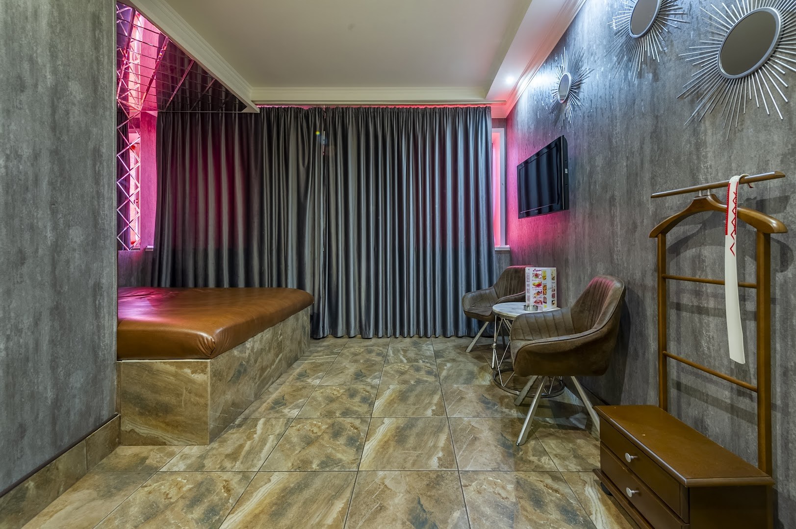 Salon Eroticheskogo Massazha 7 Massazhistok - Erotic Massage in Moscow, Russia