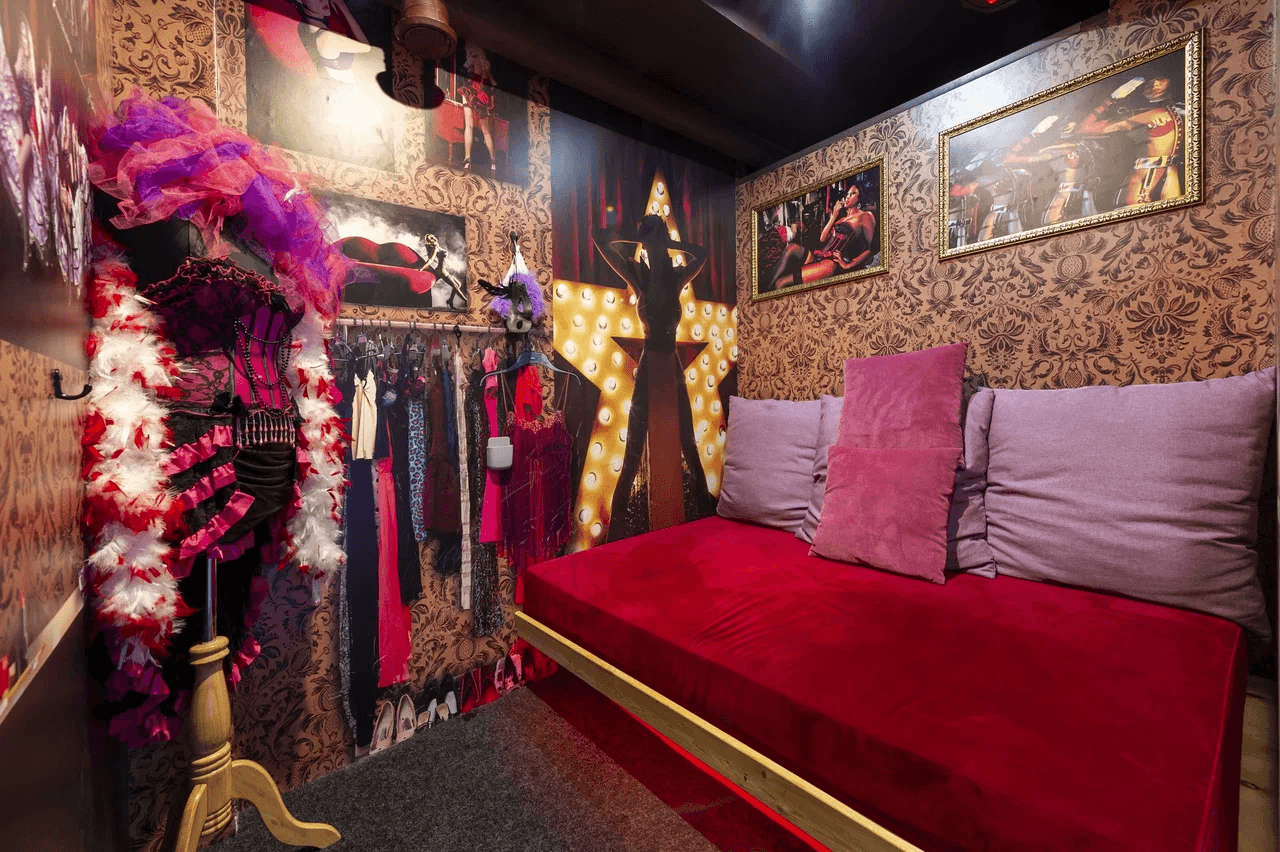 Burlesque Men's Club - Nightclub in Moscow, Russia
