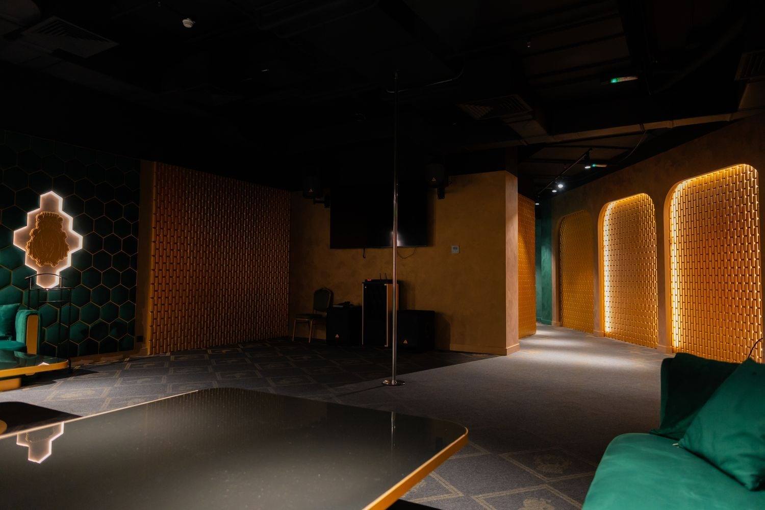 Hefner Strip Club - Nightclub in Moscow, Russia