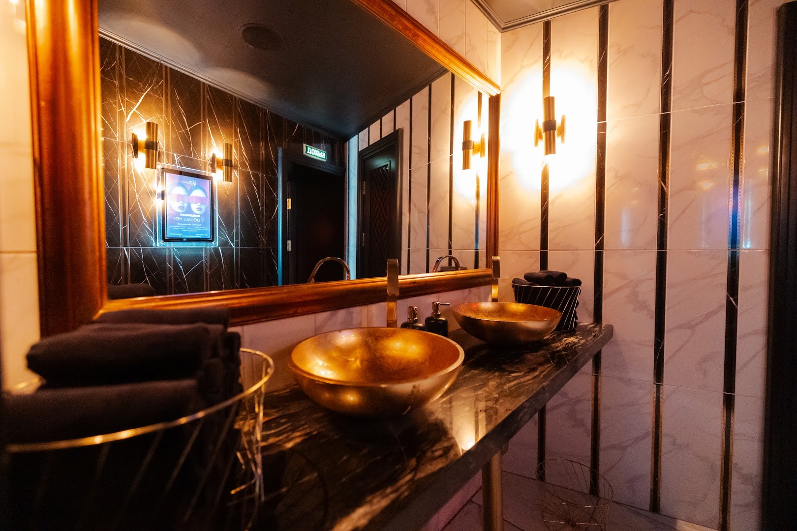 Hot Collection - Стриптиз клуб - Nightclub in Moscow, Russia