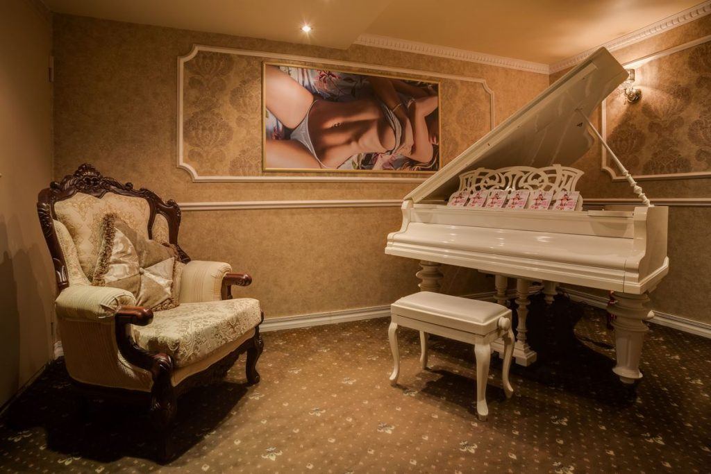 Rox Bury Club - Nightclub in Moscow, Russia