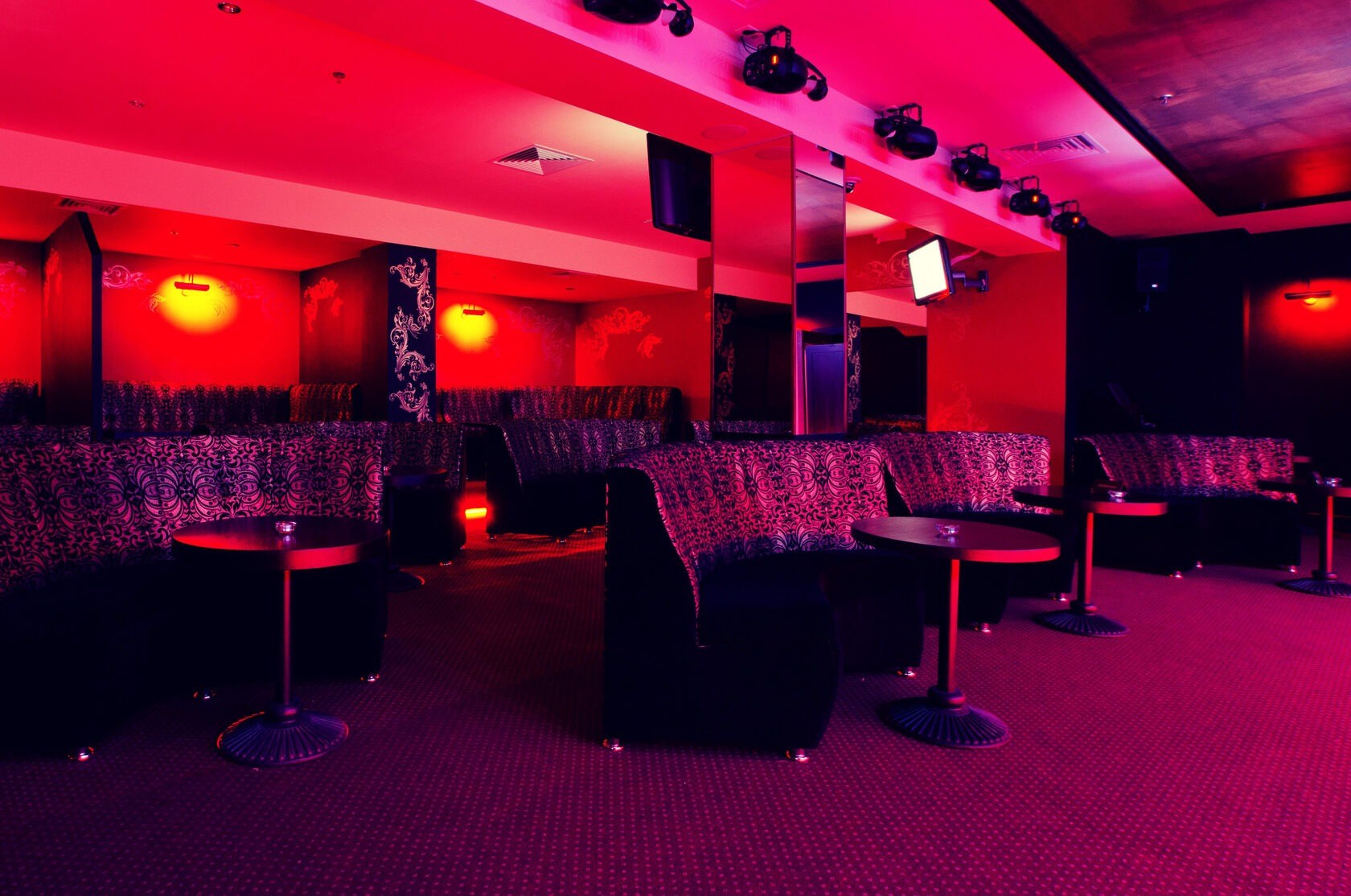 Сказка | Бар Партизанская | Ночной клуб, стриптиз, караоке - Nightclub in Moscow, Russia