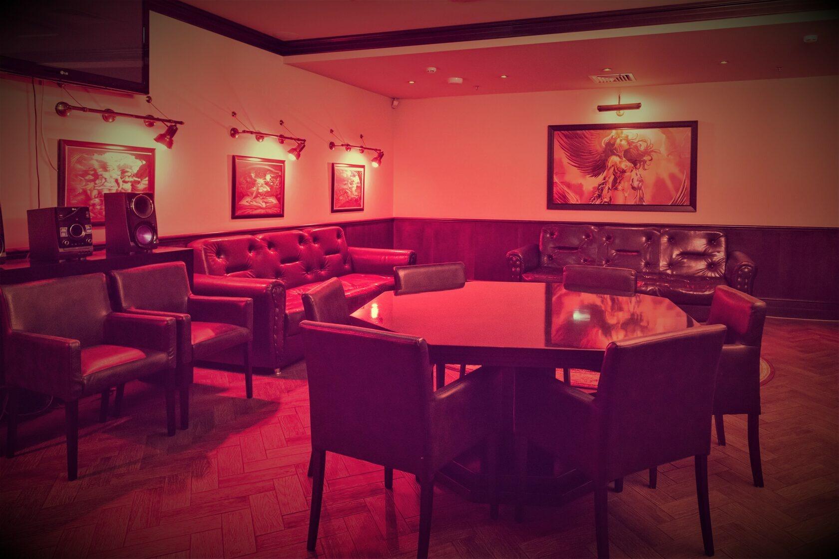 Сказка | Бар Партизанская | Ночной клуб, стриптиз, караоке - Nightclub in Moscow, Russia