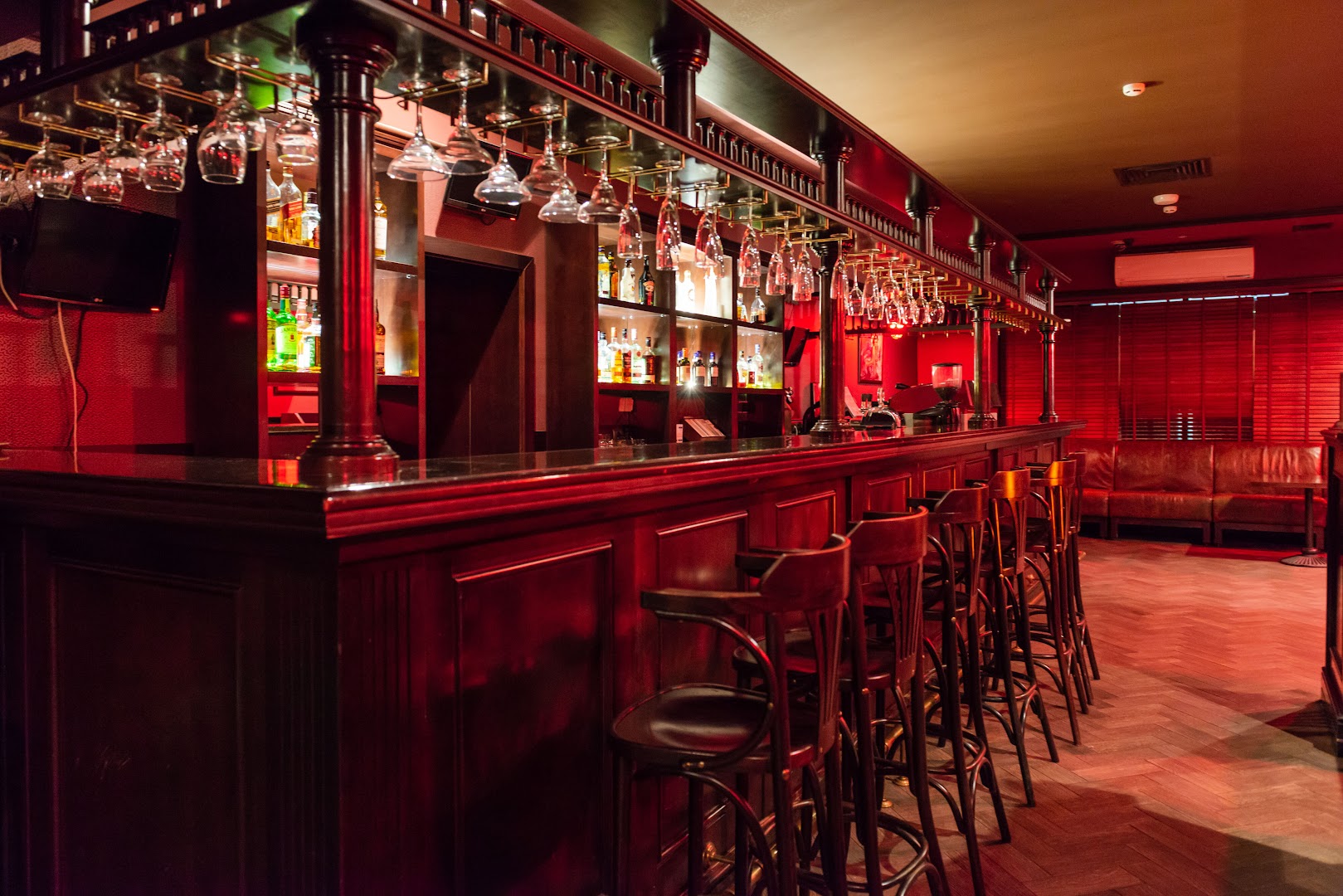 Сказка | Бар Партизанская | Ночной клуб, стриптиз, караоке - Nightclub in Moscow, Russia