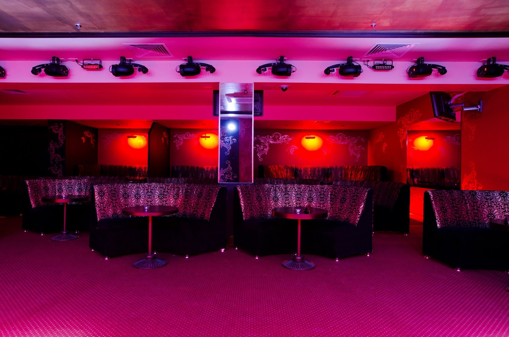 Сказка | Бар Партизанская | Ночной клуб, стриптиз, караоке - Nightclub in Moscow, Russia