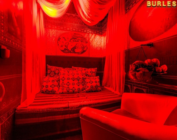 Strip Club Burlesque (Стриптиз-клуб Burlesque на Полежаевской | бар, караоке) - Nightclub in Moscow, Russia