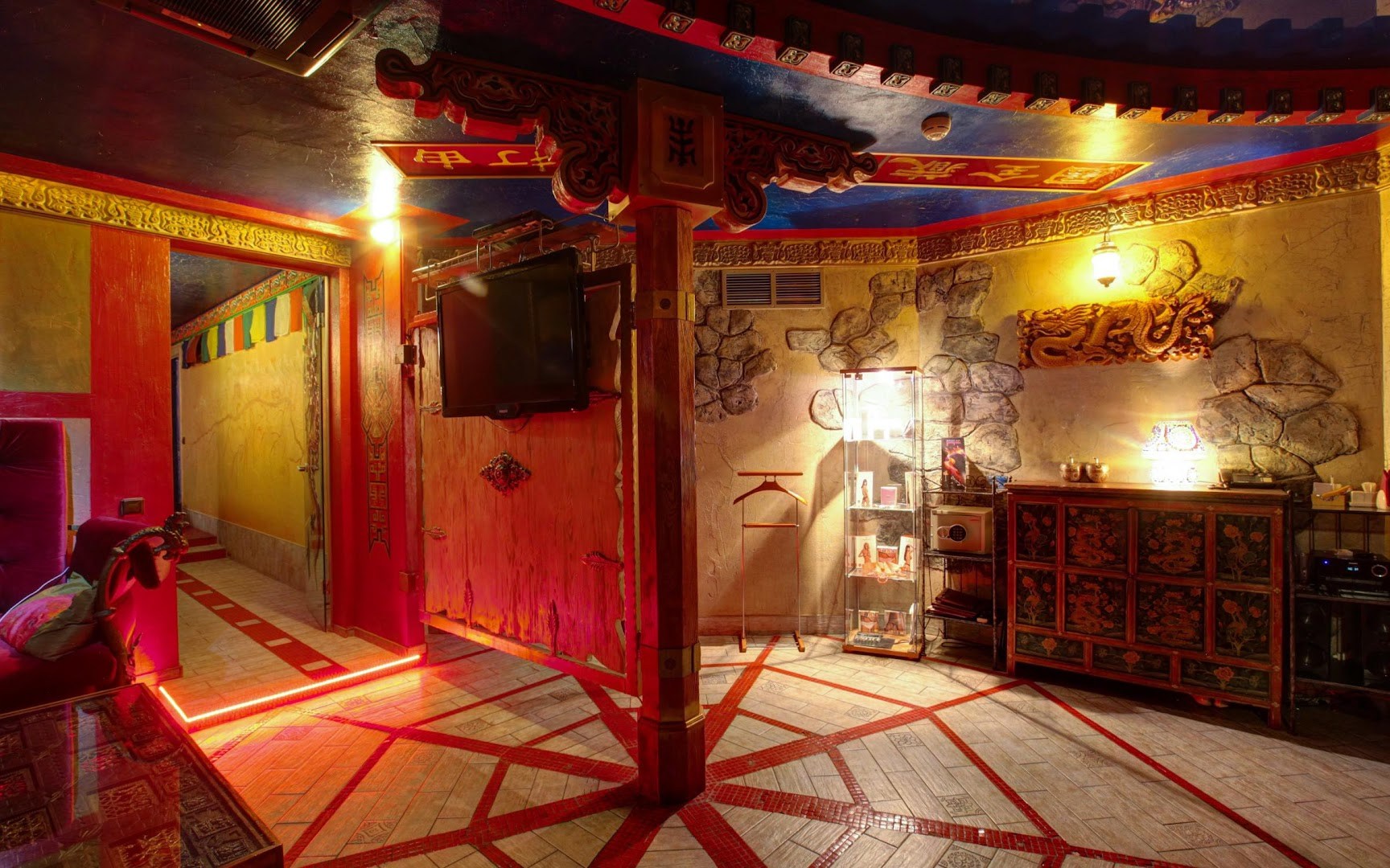 Strip Club "Rasputin" - Nightclub in Moscow, Russia