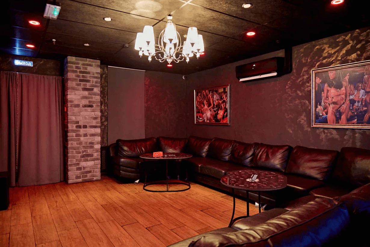 Strip Club Zazhigalka (Moscow) - Nightclub in Moscow, Russia