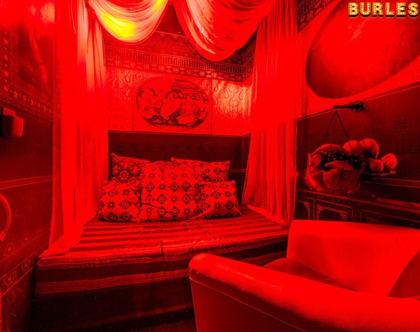Стриптиз-клуб Burlesque на Полежаевской | бар, караоке - Nightclub in Moscow, Russia