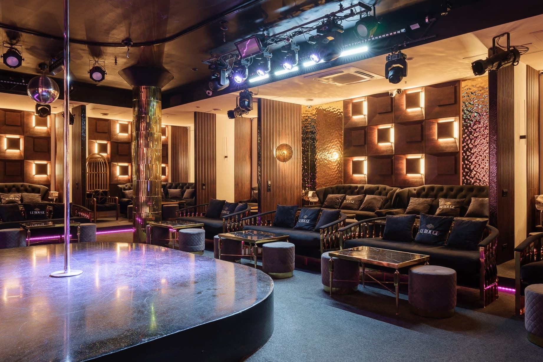 Стриптиз-клуб Cabaret Le Rouge - Nightclub in Moscow, Russia