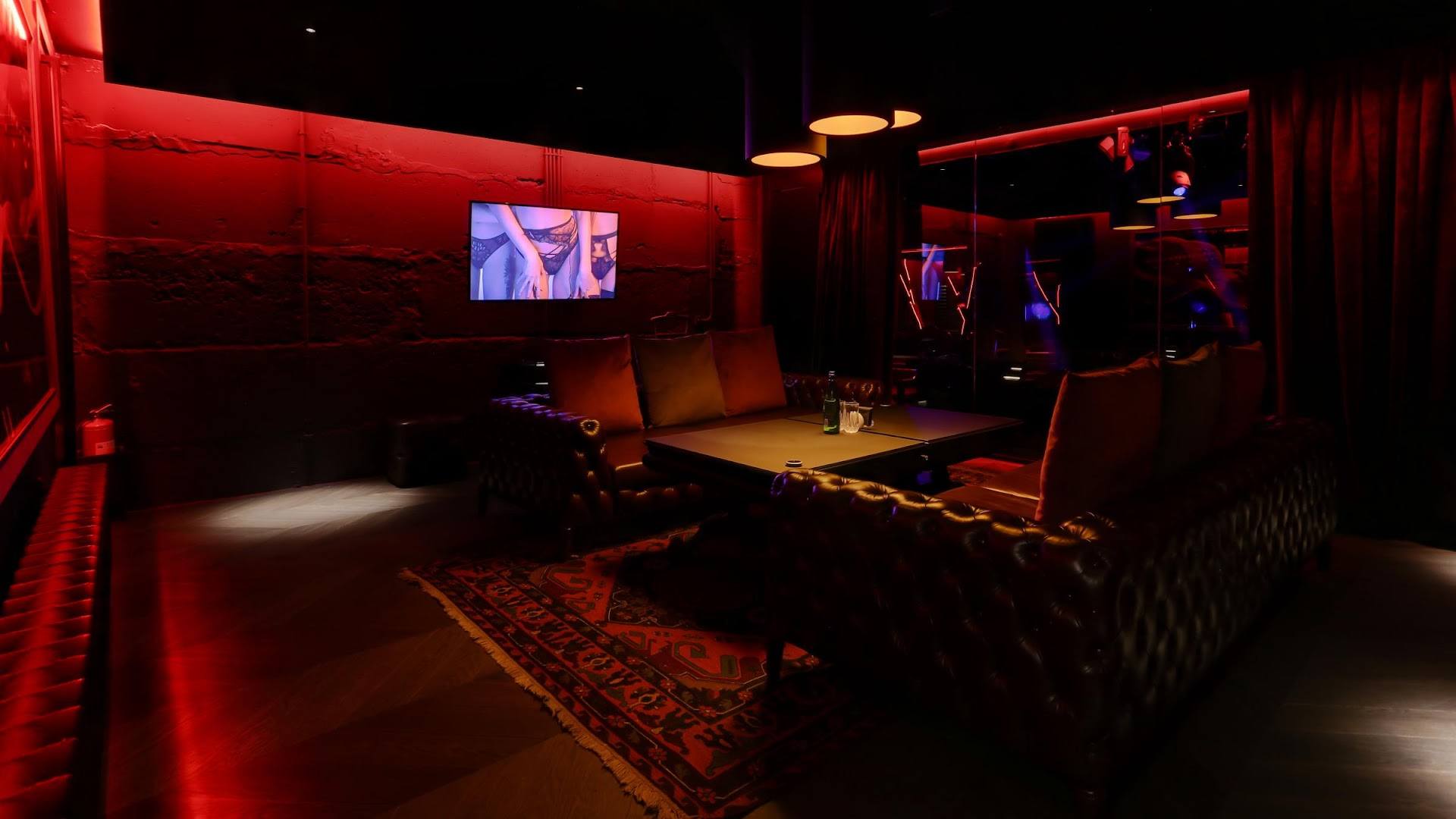 Striptiz-klub Nuar  - Nightclub in Moscow, Russia