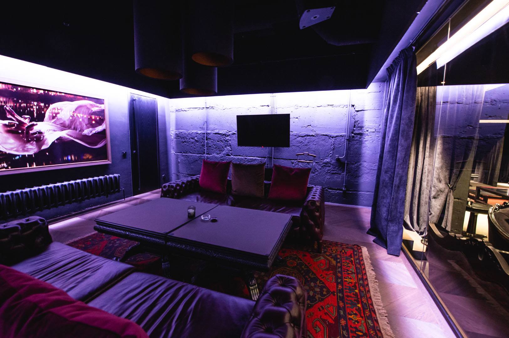 Striptiz-klub Nuar  - Nightclub in Moscow, Russia