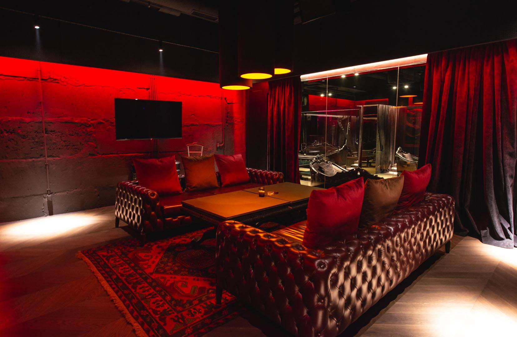 Striptiz-klub Nuar  - Nightclub in Moscow, Russia