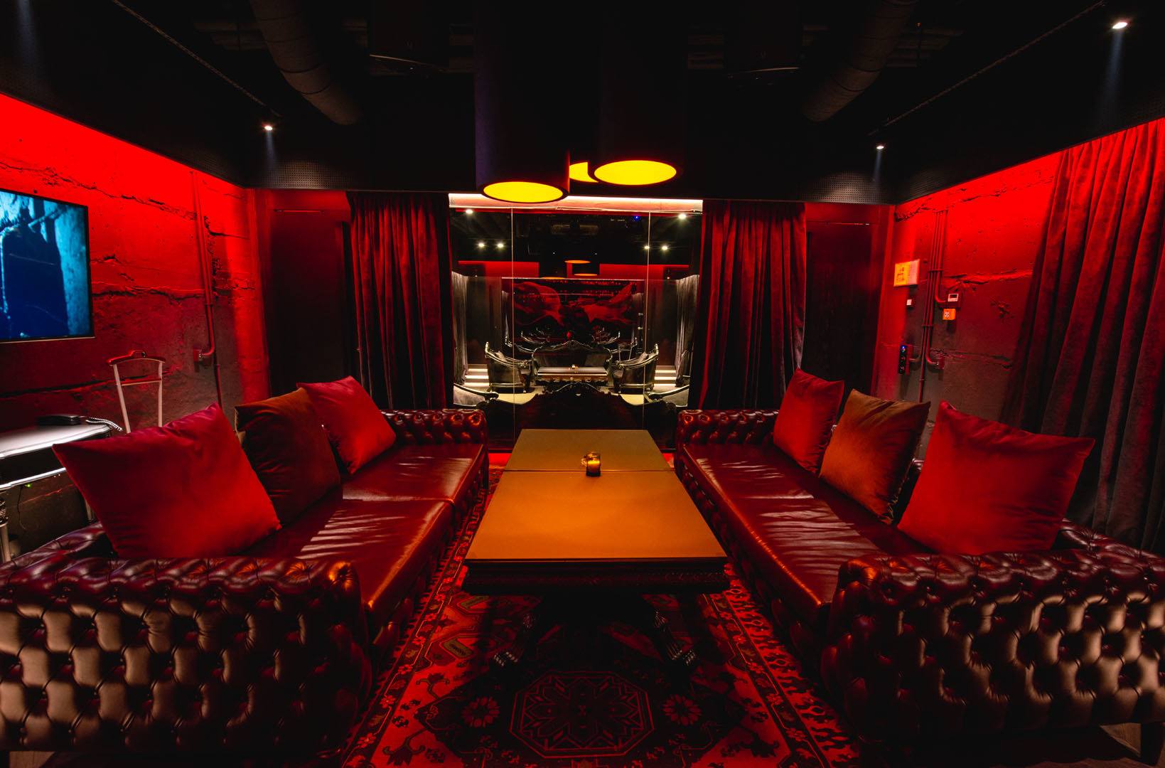 Striptiz-klub Nuar  - Nightclub in Moscow, Russia