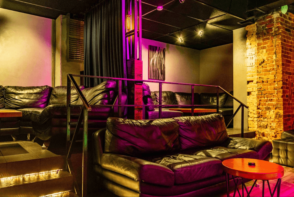 Striptiz-Klub Yestestvoznaniye (Moscow) - Nightclub in Moscow, Russia