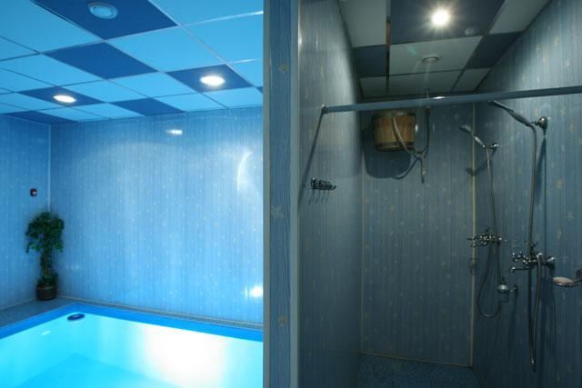 Beauty And The Beast - Swinger Club in Moscow, Russia