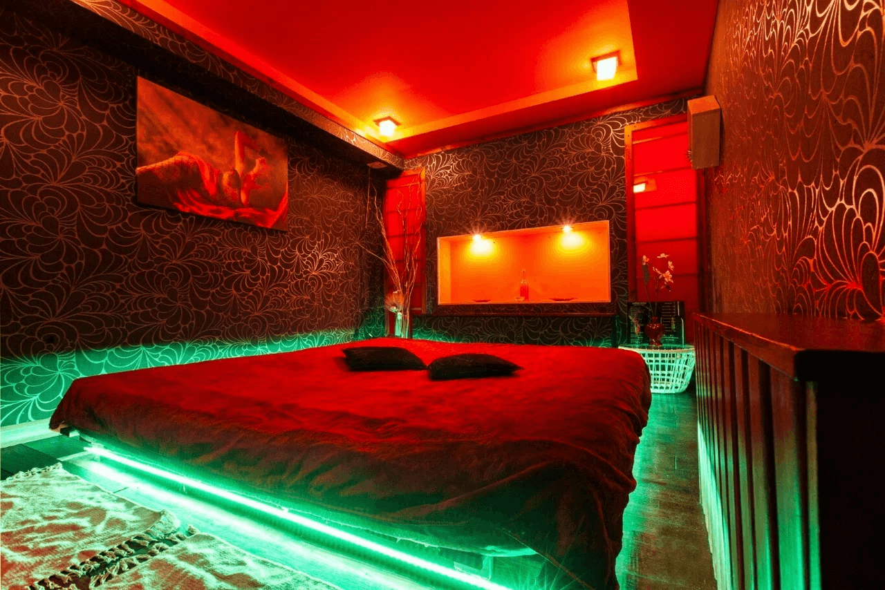 1001 Noch' (1001 Nights) - Erotic Massage in Naberezhnye Chelny, Russia