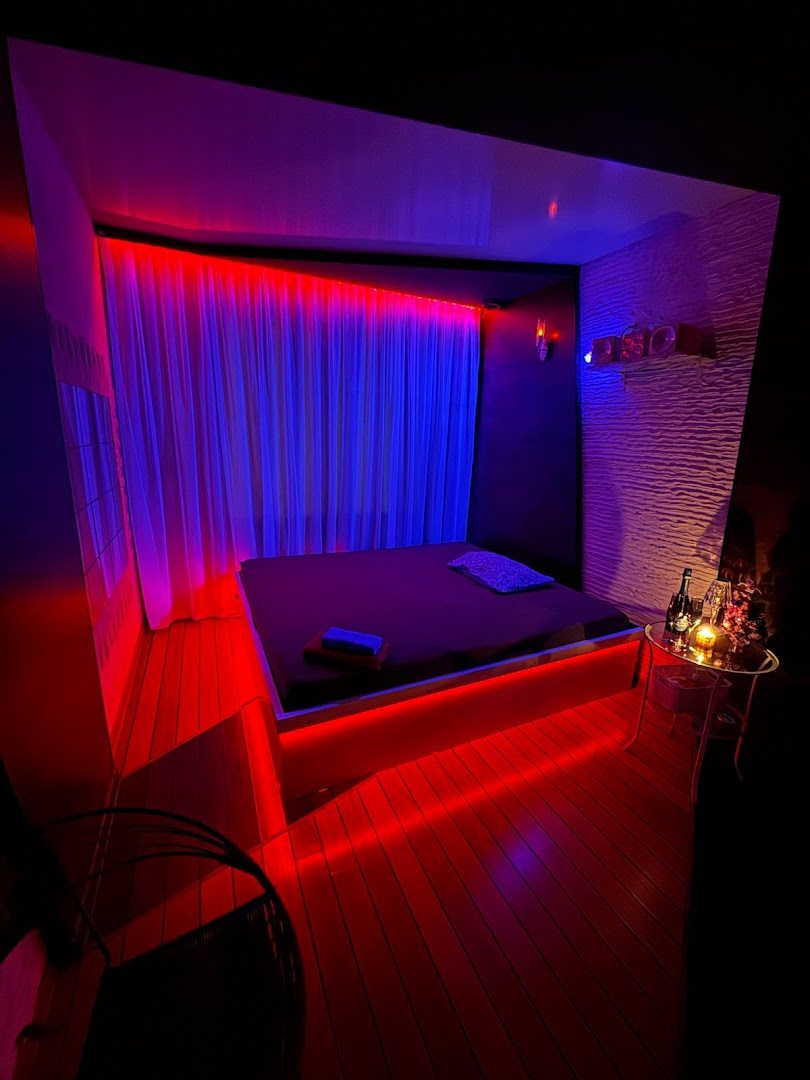 Muzhskoy Klub "Palermo" - Erotic Massage in Nizhnevartovsk, Russia