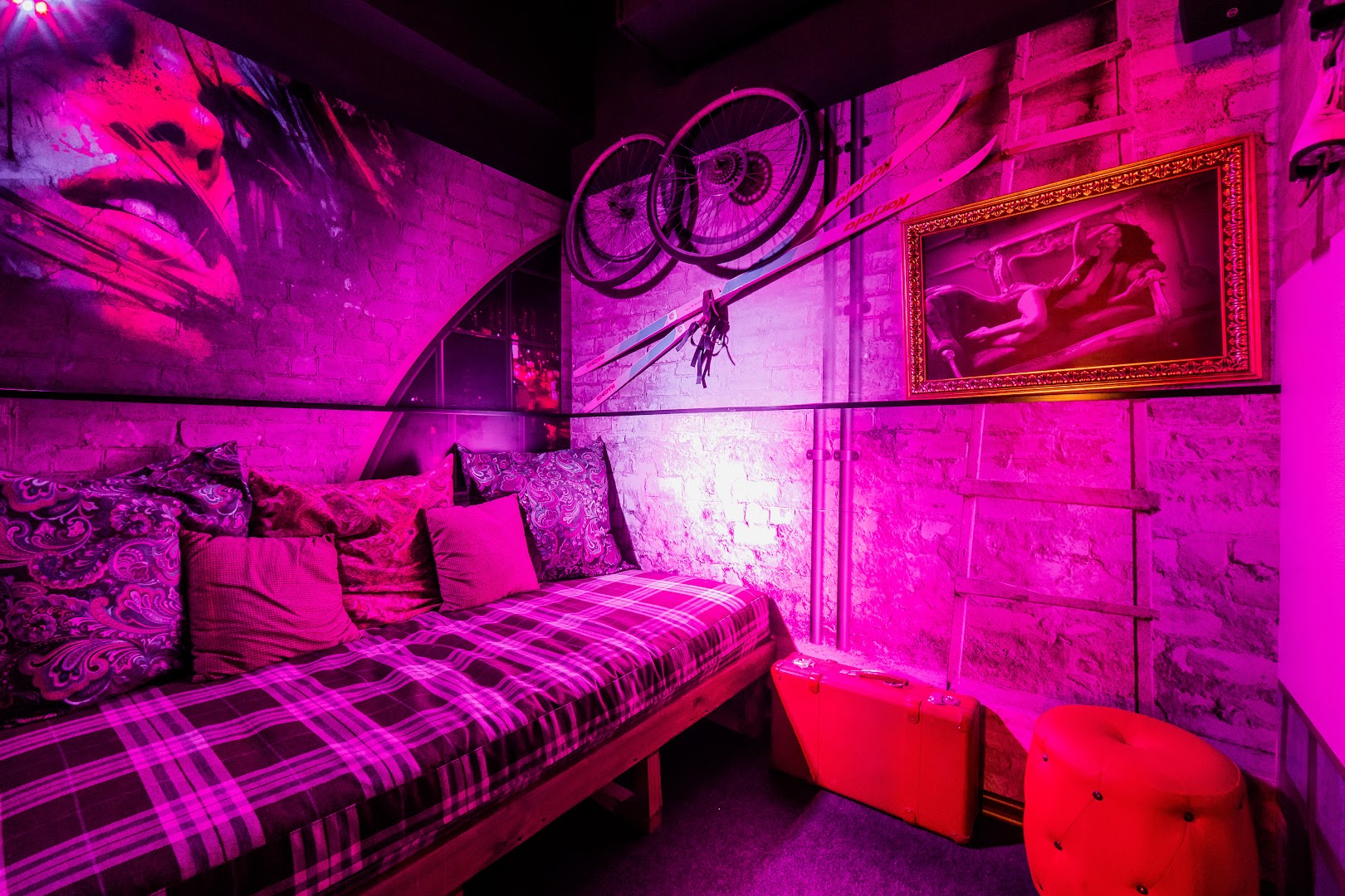 Мужской бар Burlesque - Nightclub in Nizhny Novgorod, Russia