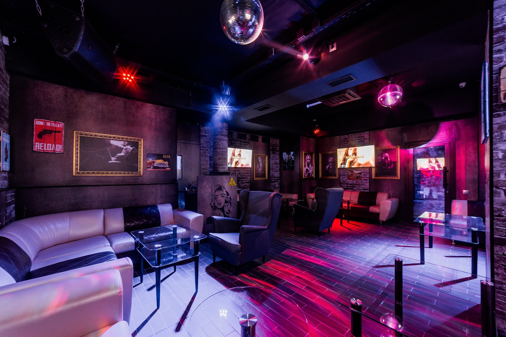 Мужской бар Burlesque - Nightclub in Nizhny Novgorod, Russia