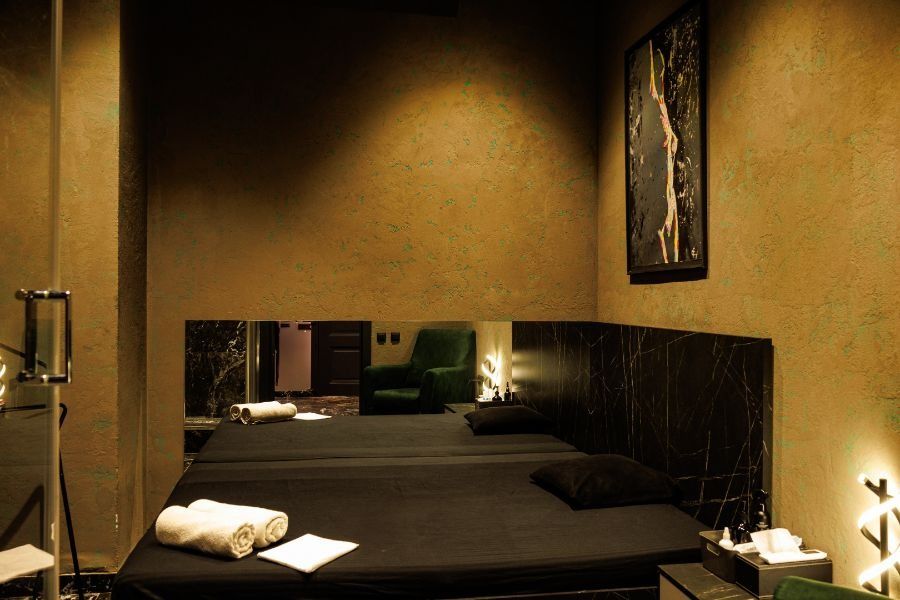 Diamond | Men's Club Novorossiysk | Men's Salon, Relaxing Massage, Thai Massage - Erotic Massage in Novorossiysk, Russia