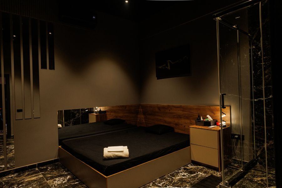 Diamond | Men's Club Novorossiysk | Men's Salon, Relaxing Massage, Thai Massage - Erotic Massage in Novorossiysk, Russia