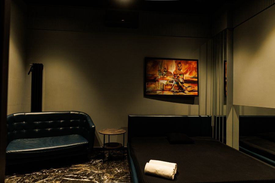 Diamond | Men's Club Novorossiysk | Men's Salon, Relaxing Massage, Thai Massage - Erotic Massage in Novorossiysk, Russia
