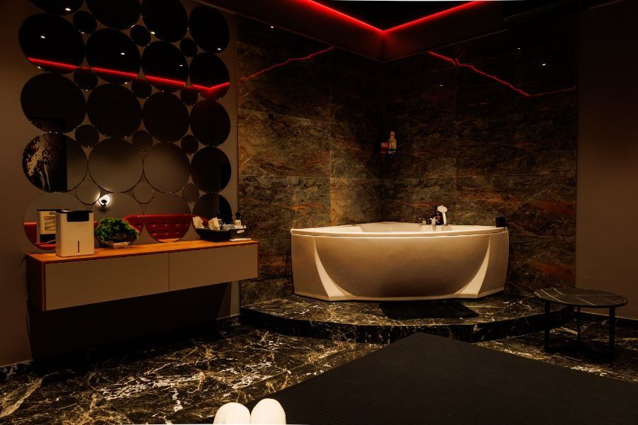 Diamond | Men's Club Novorossiysk | Men's Salon, Relaxing Massage, Thai Massage - Erotic Massage in Novorossiysk, Russia