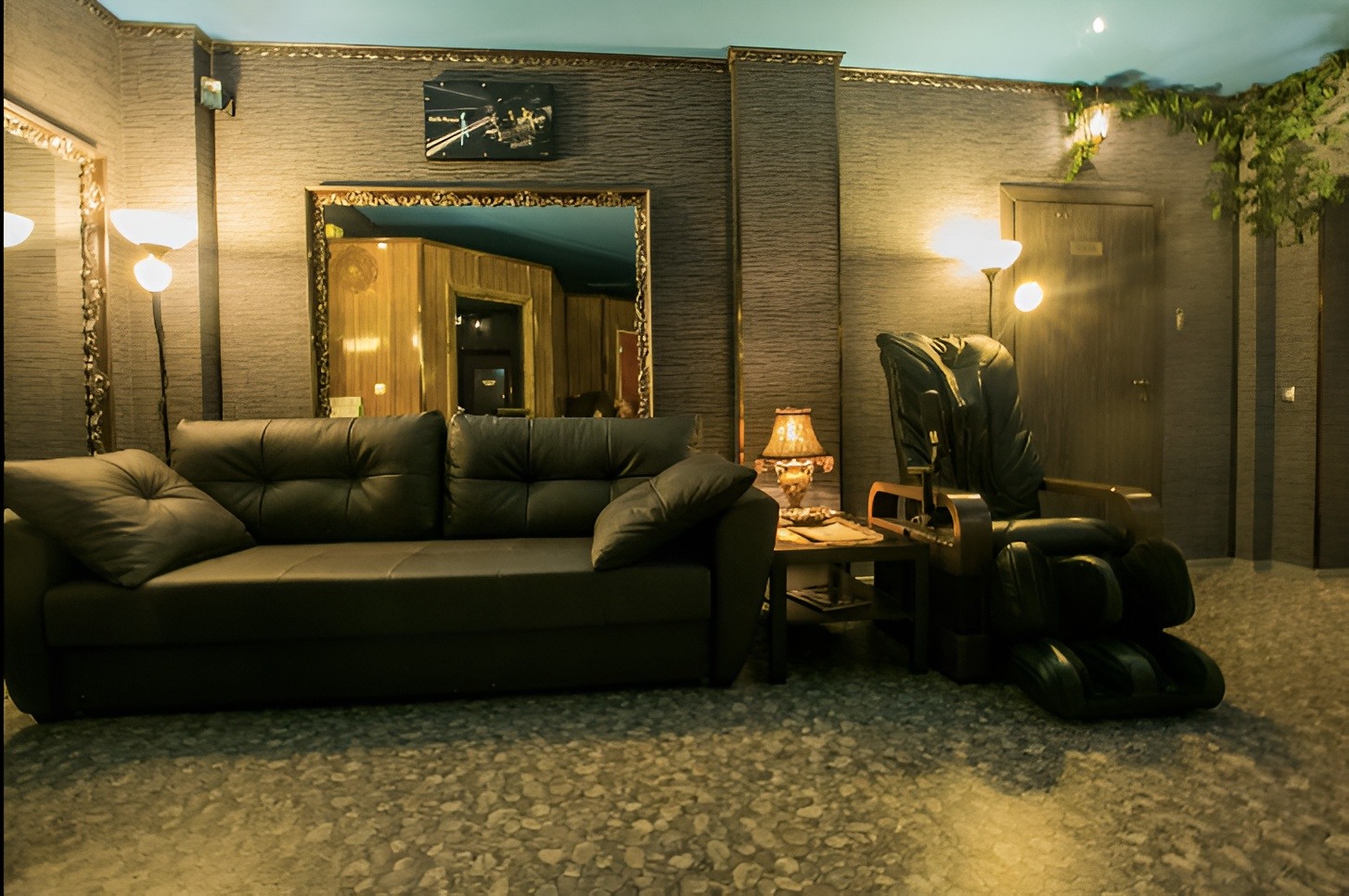 Epitsentr Muzhskikh Naslazhdeniy Labirint - Erotic Massage in Novosibirsk, Russia