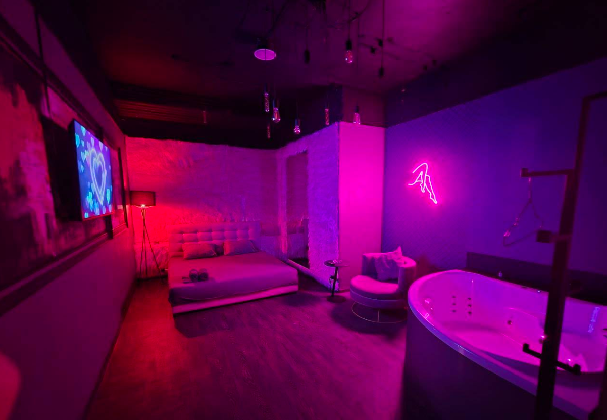 Giselle - Erotic Massage in Novosibirsk, Russia