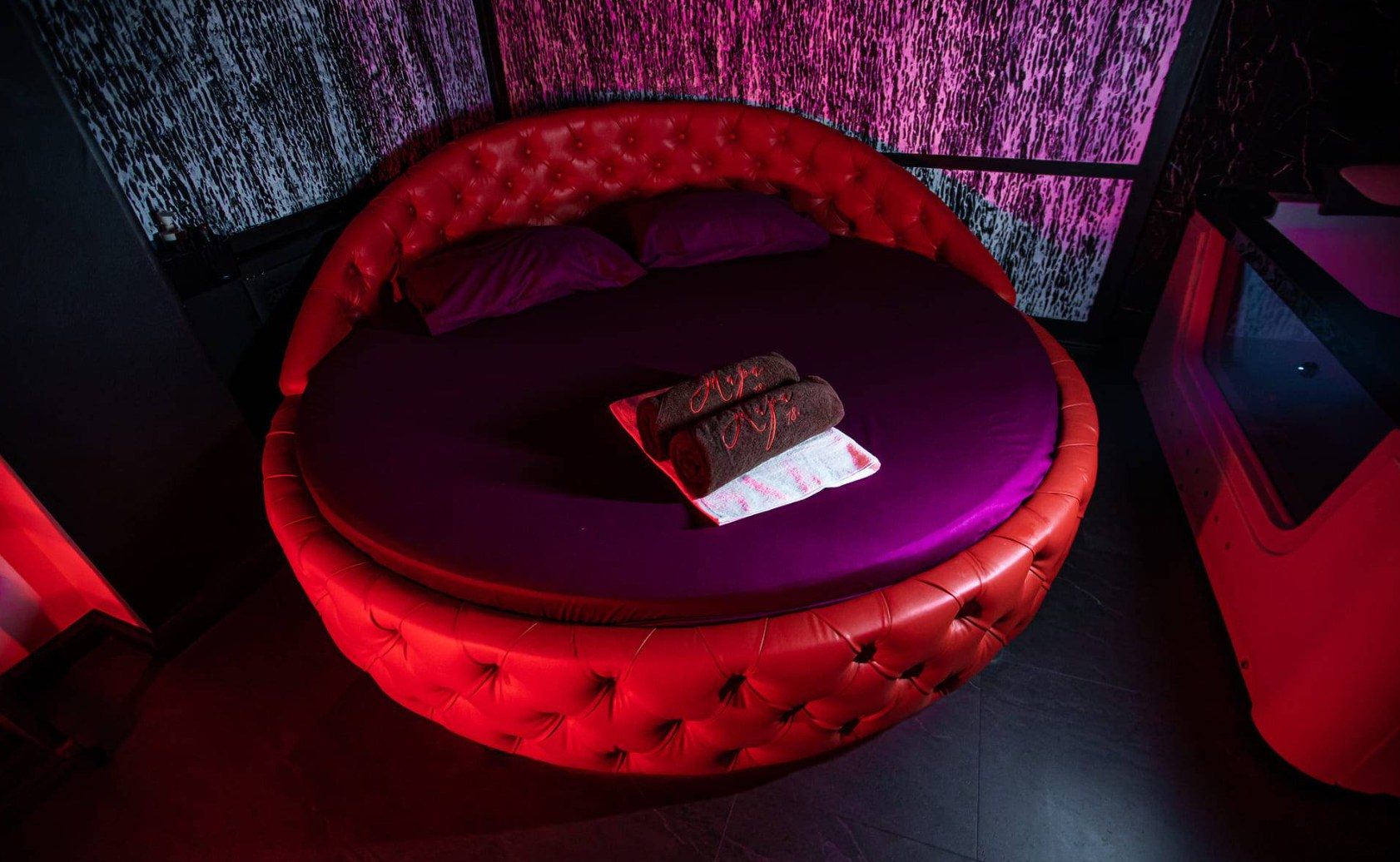 Massazhnyy Salon "Zhara" - Erotic Massage in Novosibirsk, Russia