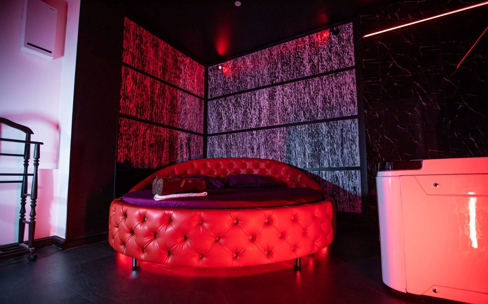 Massazhnyy Salon "Zhara" - Erotic Massage in Novosibirsk, Russia