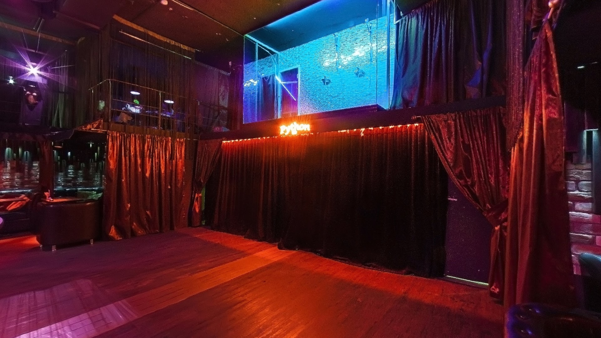 Python - Erotic Massage in Novosibirsk, Russia