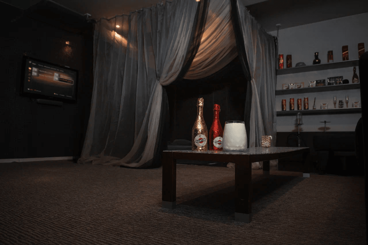 Салон массажа «Молен Руж» (Molen Rouge) - Erotic Massage in Novosibirsk, Russia