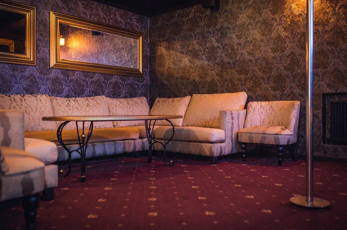Стриптиз - бар Sova Bien - Nightclub in Novosibirsk, Russia