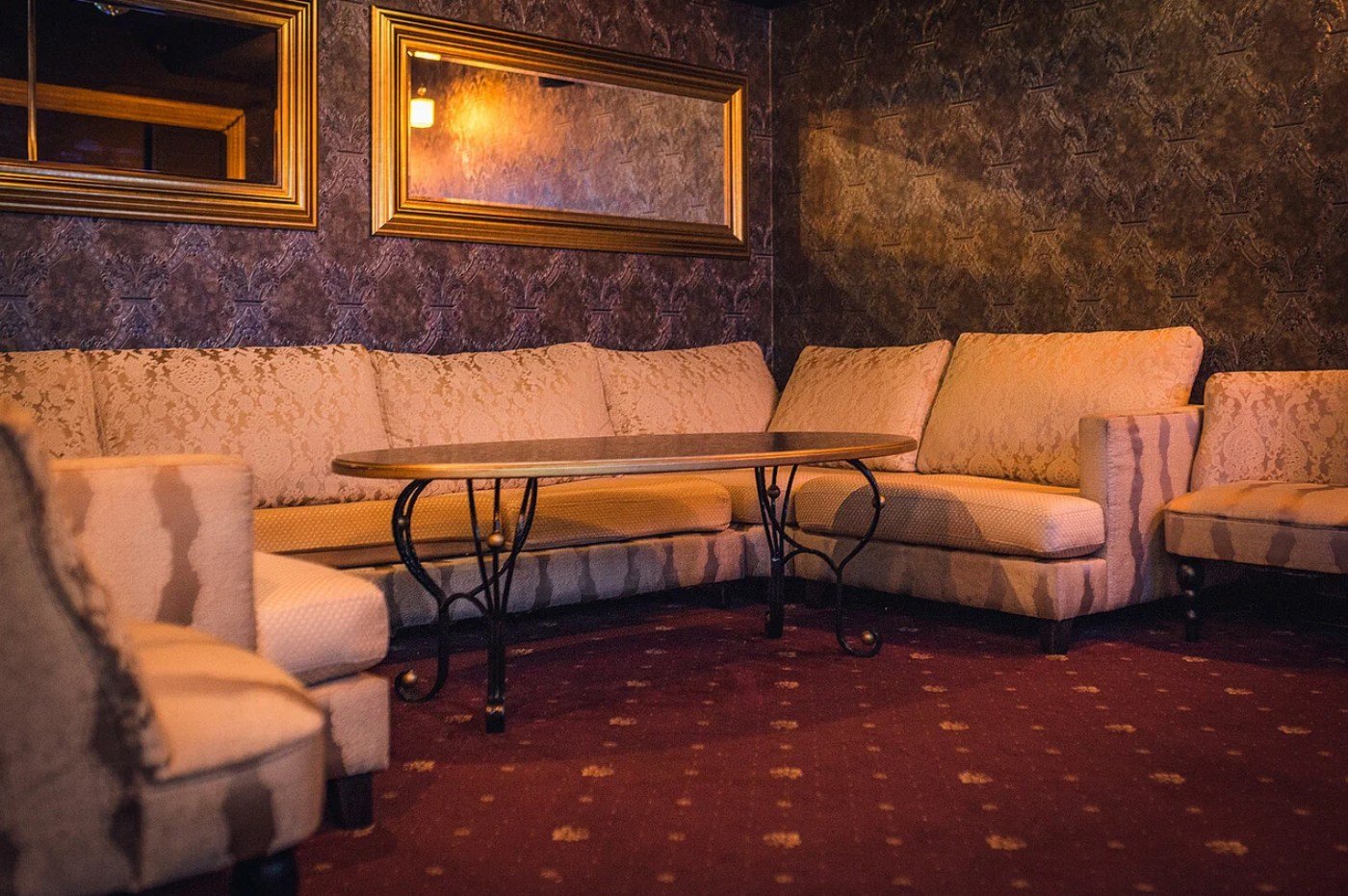 Стриптиз - бар Sova Bien - Nightclub in Novosibirsk, Russia