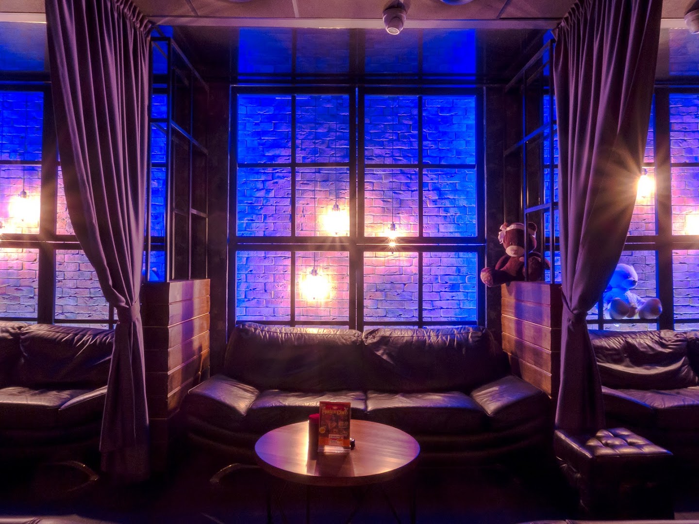 Striptiz-Klub Yestestvoznaniye (Novosibirsk)  - Nightclub in Novosibirsk, Russia