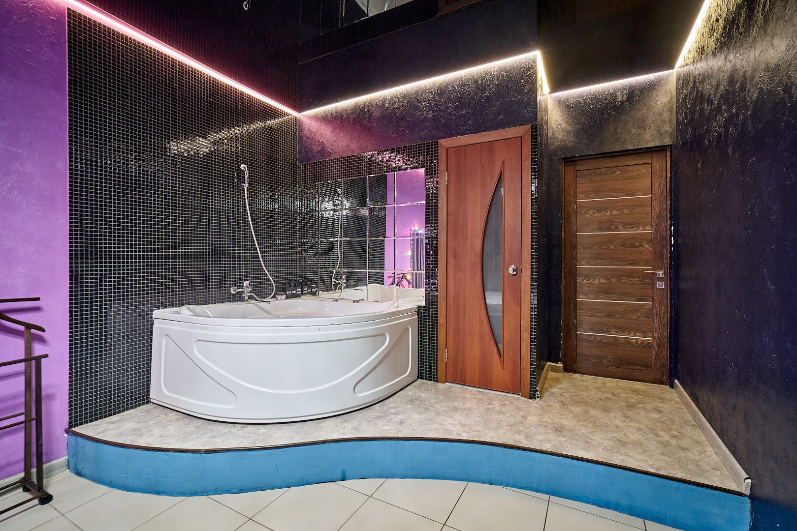Aura | Салон массажа Пермь | Мужской клуб, расслабляющий массаж, мужской СПА - Erotic Massage in Perm, Russia