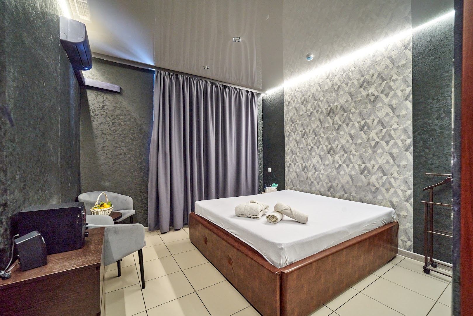 Aura | Салон массажа Пермь | Мужской клуб, расслабляющий массаж, мужской СПА - Erotic Massage in Perm, Russia